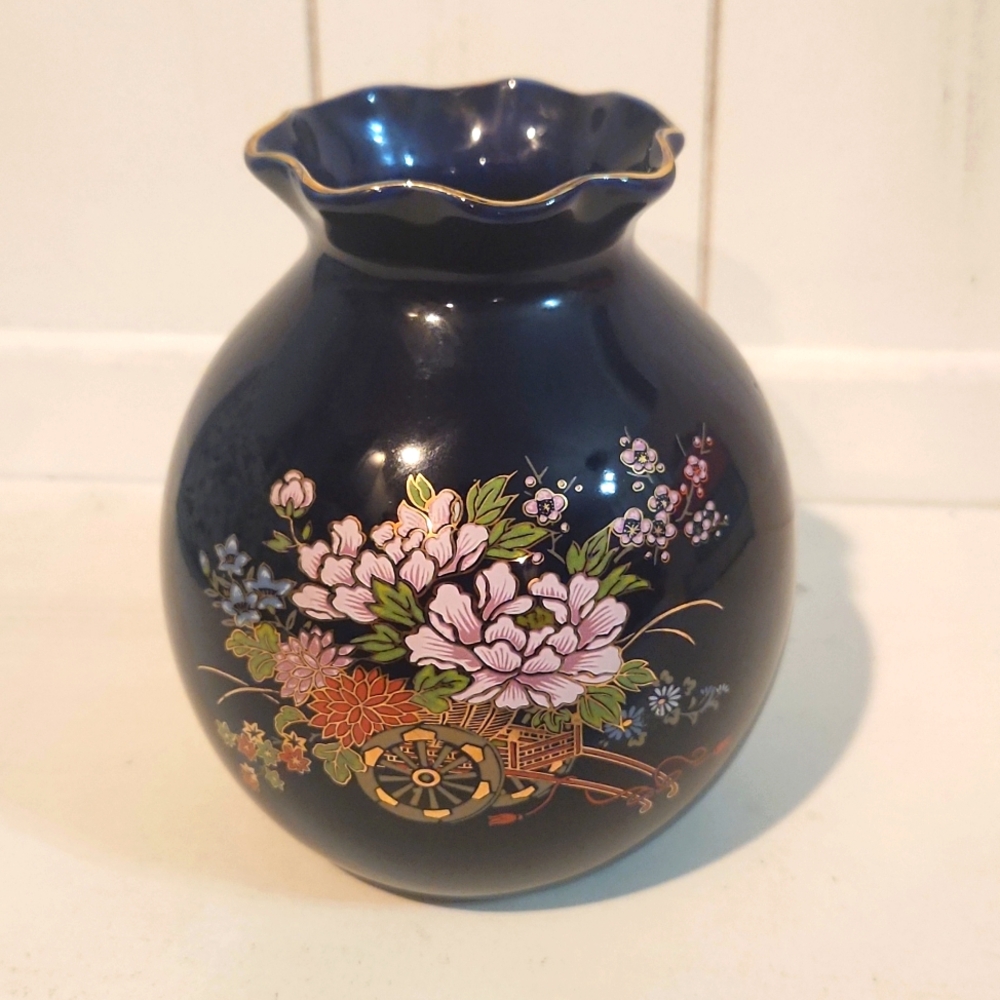 Beautiful Flower Vase Hand Painted